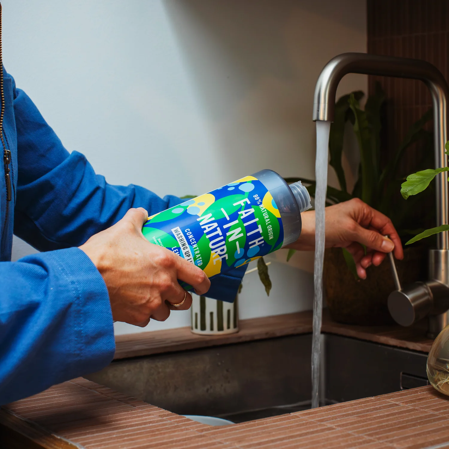 Lemon Washing Up Liquid - 1L - Image 3